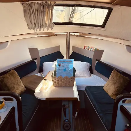 船屋 Deolinda Charming Boat At Oriente Marina *