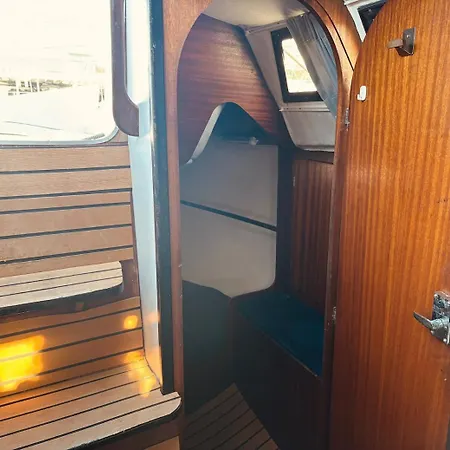 Deolinda Charming Boat At Oriente Marina