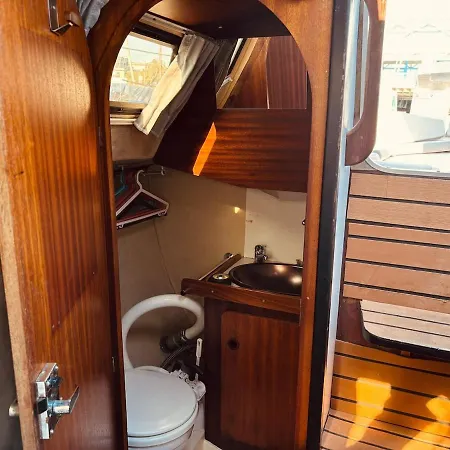 Deolinda Charming Boat At Oriente Marina