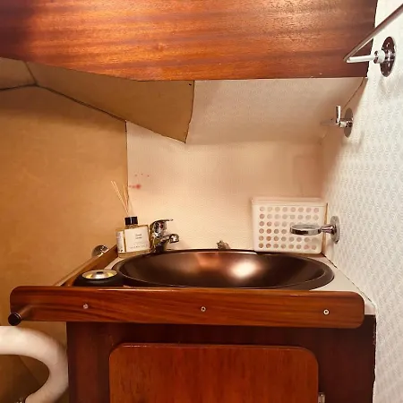 Deolinda Charming Boat At Oriente Marina Lisbon