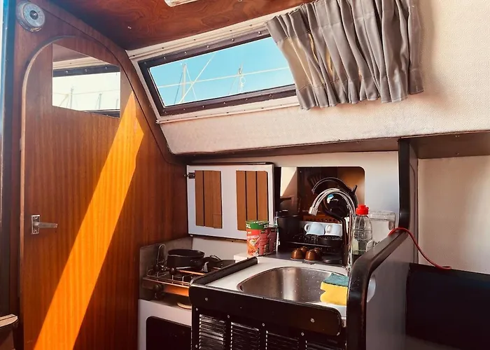 Deolinda Charming Boat At Oriente Marina