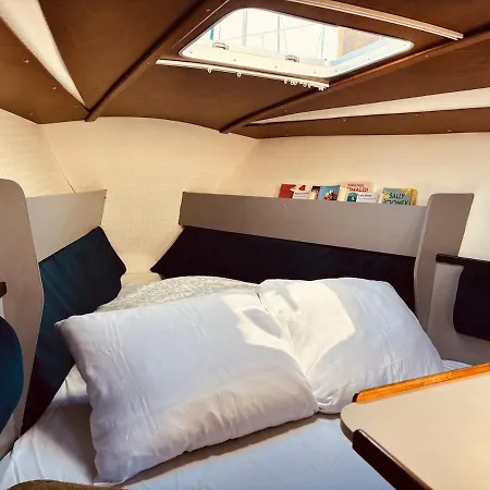 Deolinda Charming Boat At Oriente Marina