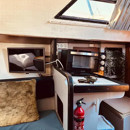 Hotel na wodzie Deolinda Charming Boat At Oriente Marina *